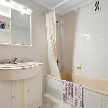 Ideal Familias Apartment